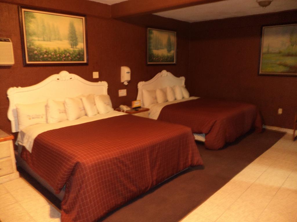 Double Room with Two Queen Beds